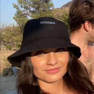 COPY - Jacquemus bucket hat